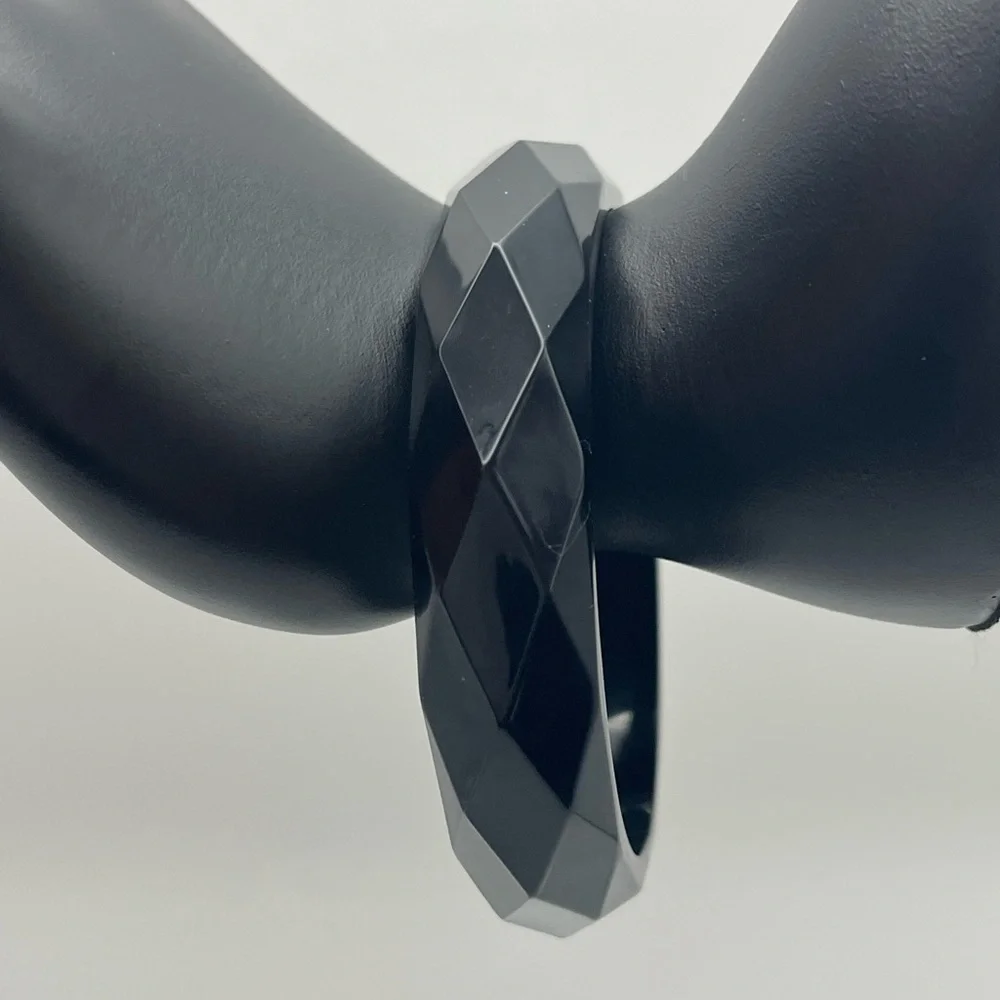 All-Black Faceted Cuff Bracelet – Bold Geometric Style